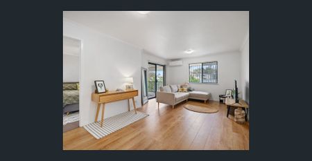 Well-Presented Unit Offering Comfort and Convenience - Photo 4