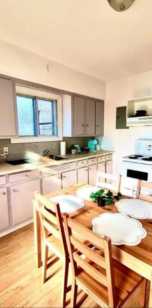 Appartement lumineux 2 pièces fermées + cuisine à 1 minute du métro D'Iberville! - Photo 1