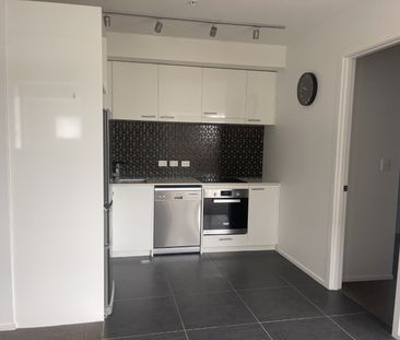 THE FIREMAN'S APARTMENTS - PETONE - Photo 2