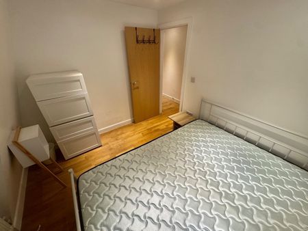 1 Bed Flat, Haydons Road, SW19 - Photo 4
