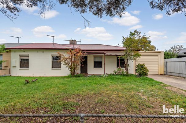 7 Byron Street, Mansfield Park. - Photo 1