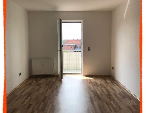 3-Zimmer-Wohnung mit BALKON und LAMINAT in bester Lage auf dem Planitzer Schlossberg zu vermieten! - Photo 1