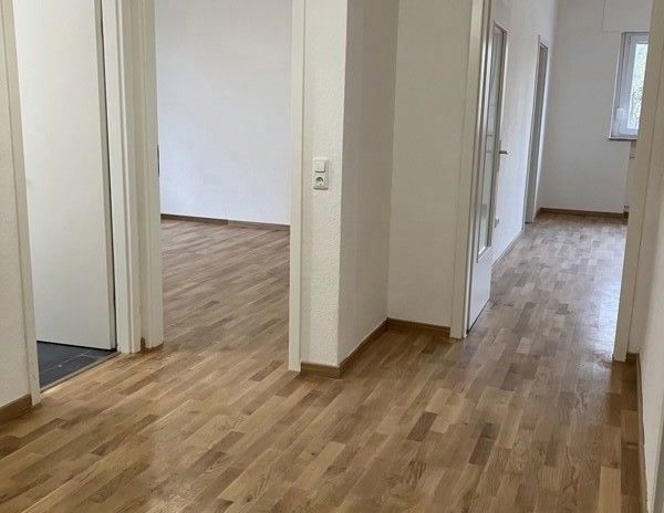 Modernisierte 4 Zimmerwohnung mit Balkon - Foto 1