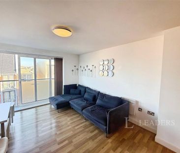 2 bedroom flat to rent - Photo 2