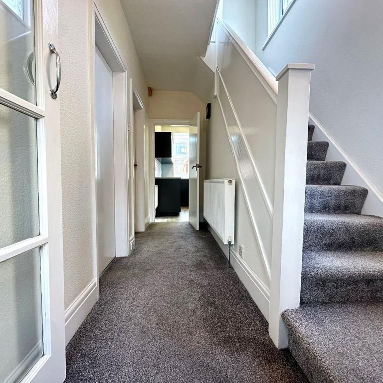 3 bedroom semi-detached house to rent - Photo 1