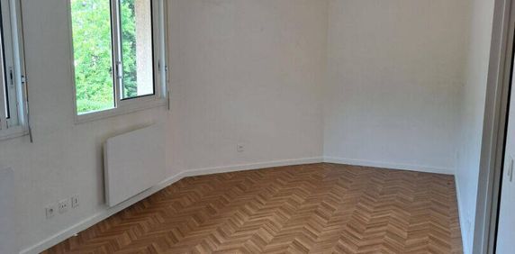 Location appartement 1 pièce 28.5 m² à Divonne-les-Bains (01220) - Photo 2