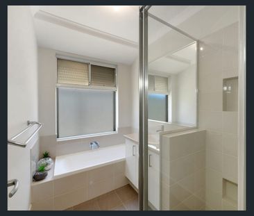 Beautiful Family Home - Photo 2