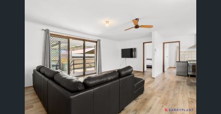 Sun-Filled Living in a Quiet Wimbledon Heights Pocket - Photo 2