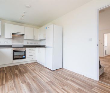 3 Bedroom House To Rent - Photo 2