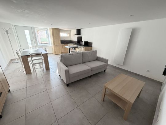 Location Maison 4 pièces 93m² ST PAUL DE VARAX 01240 - Photo 1