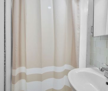 For Lease - 413 Old Wonderland Road Unit# LOWER, London South, Ontario - Photo 6