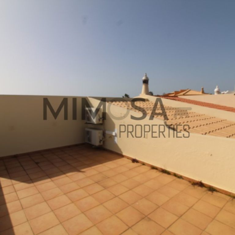 3 room luxury Semidetached House for rent in Praia da Luz, Lagos, Distrito de Faro - Photo 1