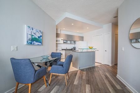 Queens Quay West - Photo 2