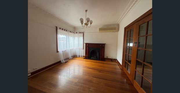 Perfect lifestyle and location - Photo 1