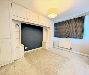 Baneberry Drive, Featherstone, Wolverhampton, WV10 - Photo 2