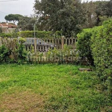 Villa unifamiliare via Dei Mandorli, 3, Tirrenia, Pisa - Photo 1