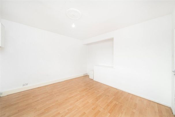 2 bedroom maisonette to rent - Photo 1