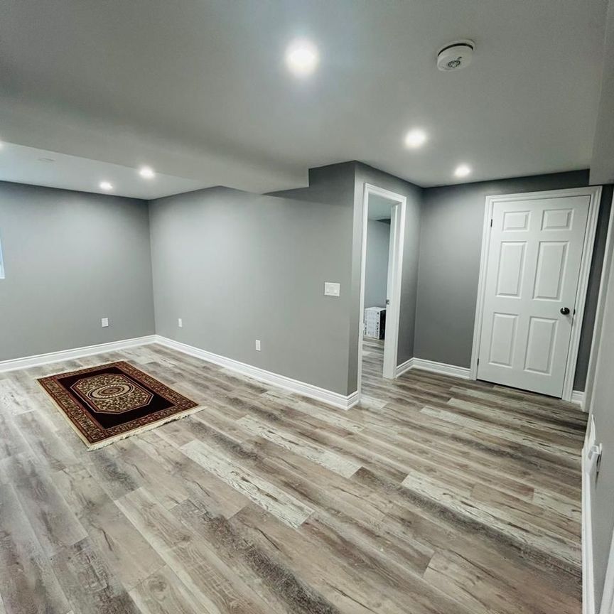 For Lease - 1120 LESLIE Drive, Innisfil, Ontario - Photo 1