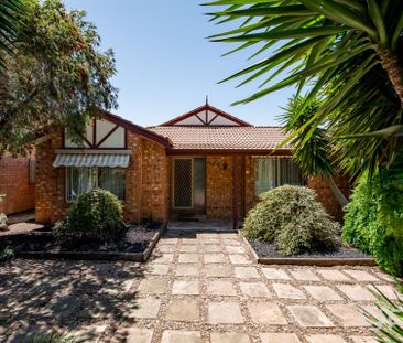 Large Family Home! - Photo 2