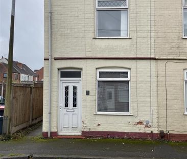 3 bedroom semi-detached house to rent - Photo 5