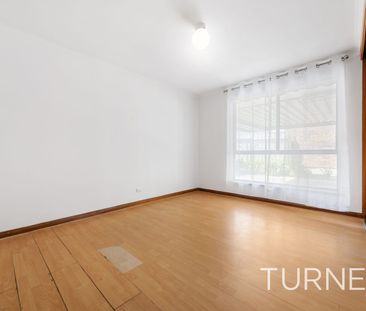 Spacious 2 Bedroom Homette in a Convenient Location - Photo 6