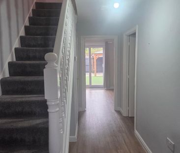 4 bedroom terraced house to rent - Photo 2