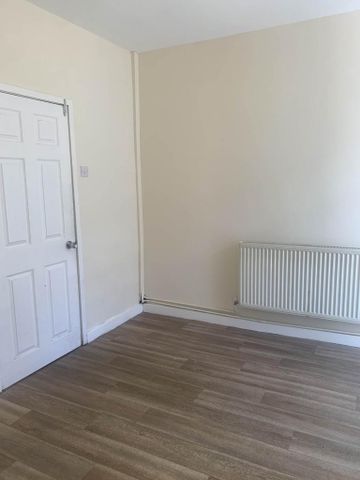2 bedroom semi-detached house to rent - Photo 2