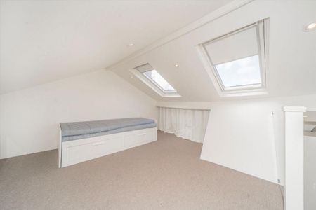 4 bedroom flat to rent - Photo 4