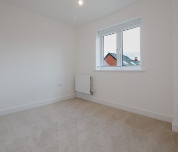 3 bedroom semi-detached house to rent - Photo 2