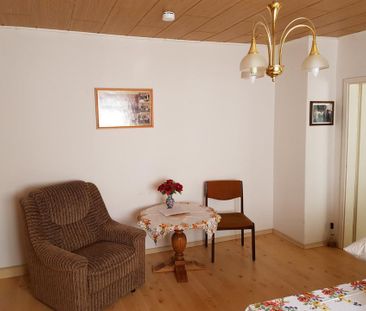 Helle Obergeschoss-Wohnung in Meuselwitz ab Januar zu vermieten! - Photo 1