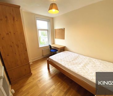 4 bedroom terraced house to rent - Photo 5