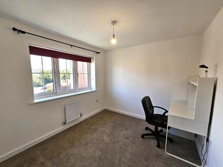 3 bedroom semi-detached house to rent - Photo 4