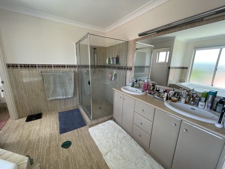 Female Accommodation @Molendinar - Photo 3