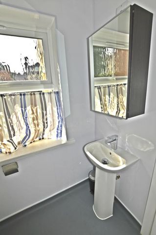 39 Alumhurst Road, Bournemouth, Dorset, BH4 8EW - Photo 2