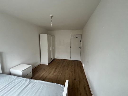 Room in a Shared Flat, Crowhurst House, SW9 - Photo 1