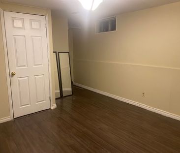 For Lease - 8 Ryecliffe Court, Toronto, Ontario - Photo 4