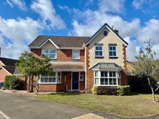 Fairwater Close, Evesham, WR11 - Photo 1