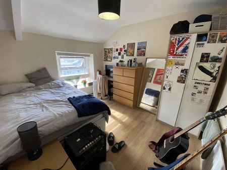 6 bedroom house to rent - Photo 3