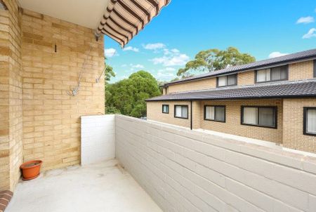 Spacious Two Bedroom Apartment in the Heart of Mortdale - Photo 5