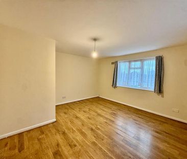 2 bedroom end of terrace house to rent - Photo 2