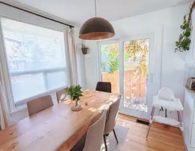 Cozy, Bright & Welcoming Main-Level Home in Spruce Cliff / Wildwood! | Calgary - Photo 1