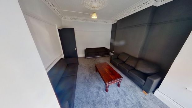 5 bedroom semi-detached house to rent - Photo 1