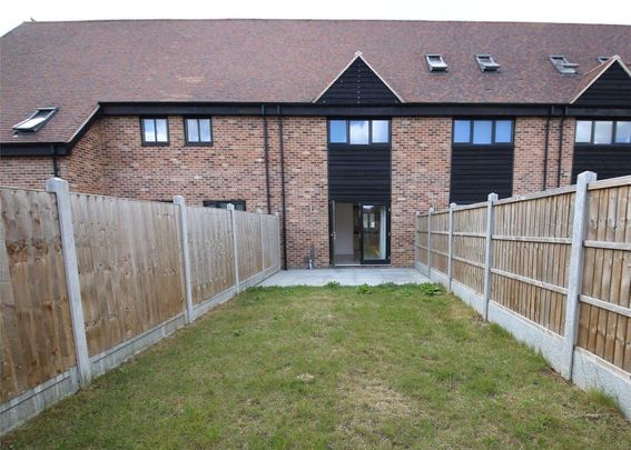3 bedroom terraced house to rent - Photo 1
