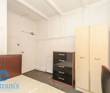 6 bed Detached House for Rent - Photo 5