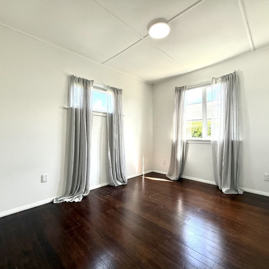 3 Bedroom House in Trentham - Photo 1