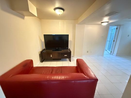 For Lease - 157 Sussex Avenue, Richmond Hill, Ontario - Photo 1