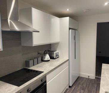 4 bedroom terraced house to rent - Photo 5