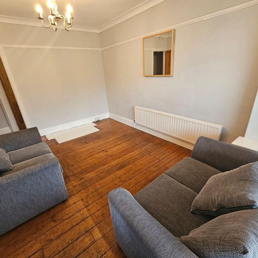 3 Bed - 31 Wilton Grove, Leeds - LS6 4ES - Student - Photo 1