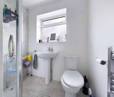 4 bedroom terraced house to rent - Photo 6