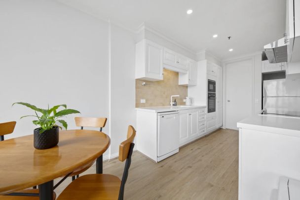 Executive style opportunity. 23rd Level. Offered furnished inc internet - Photo 1